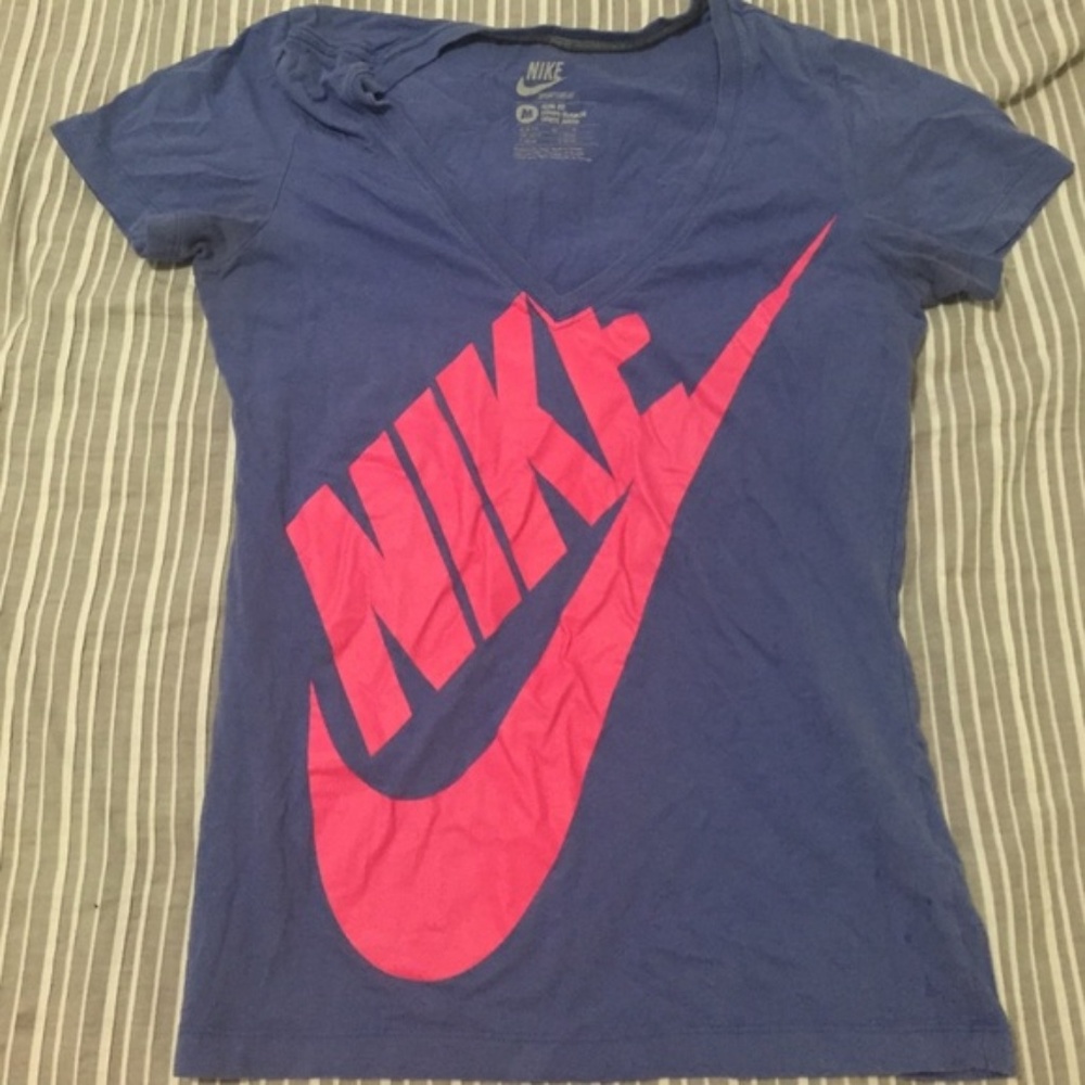 NIKE BLUE V NECK SHORT SLEEVE TEE